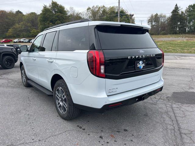 new 2025 Ford Expedition car, priced at $70,995