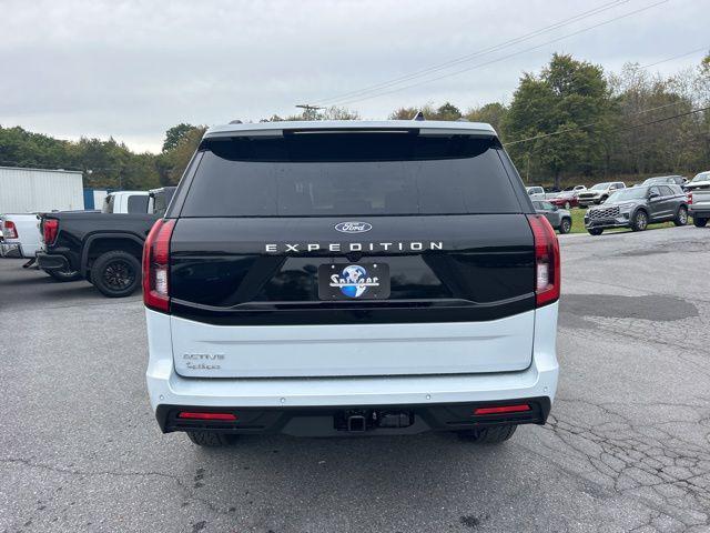 new 2025 Ford Expedition car, priced at $70,995