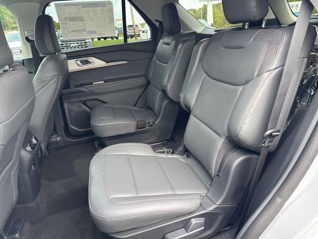 new 2025 Ford Explorer car, priced at $48,870