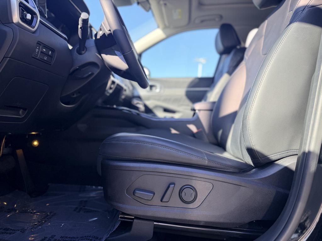 used 2022 Kia Sorento car, priced at $30,869