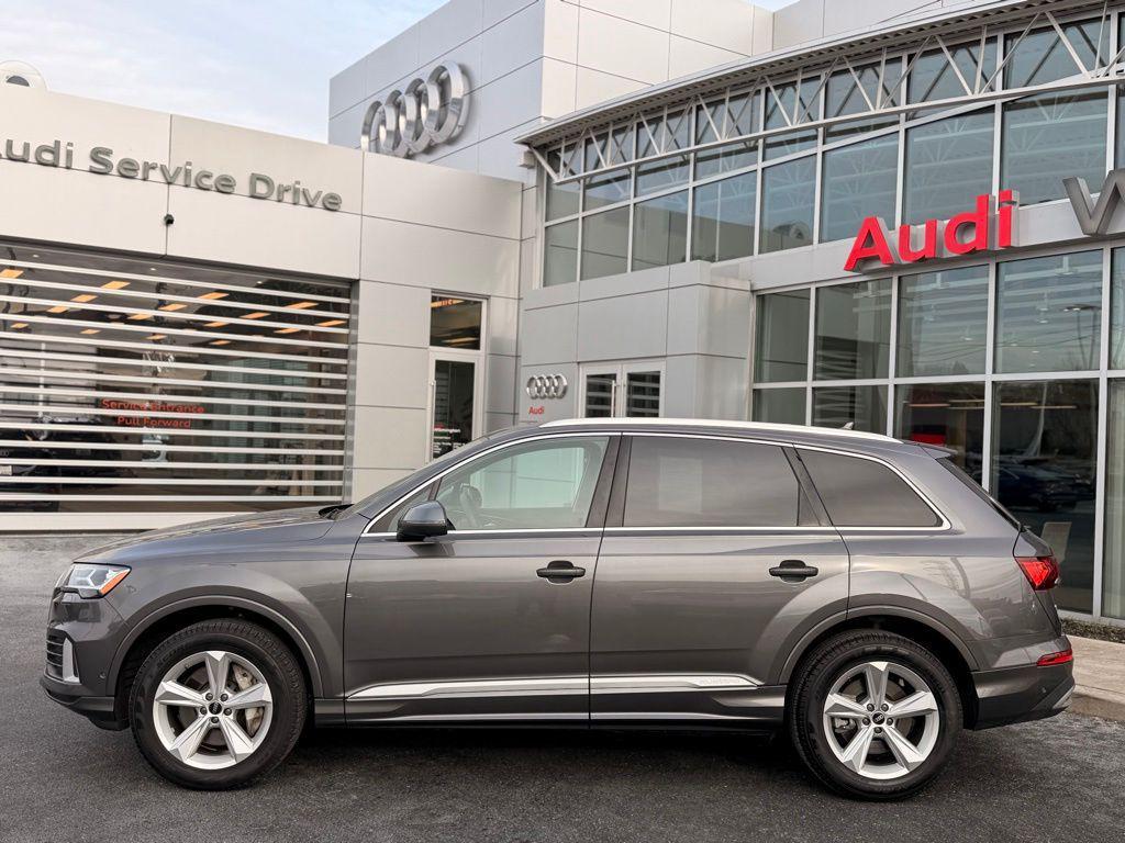 used 2023 Audi Q7 car, priced at $35,908