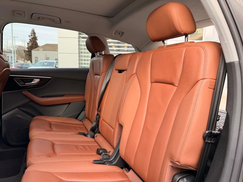 used 2023 Audi Q7 car, priced at $35,908