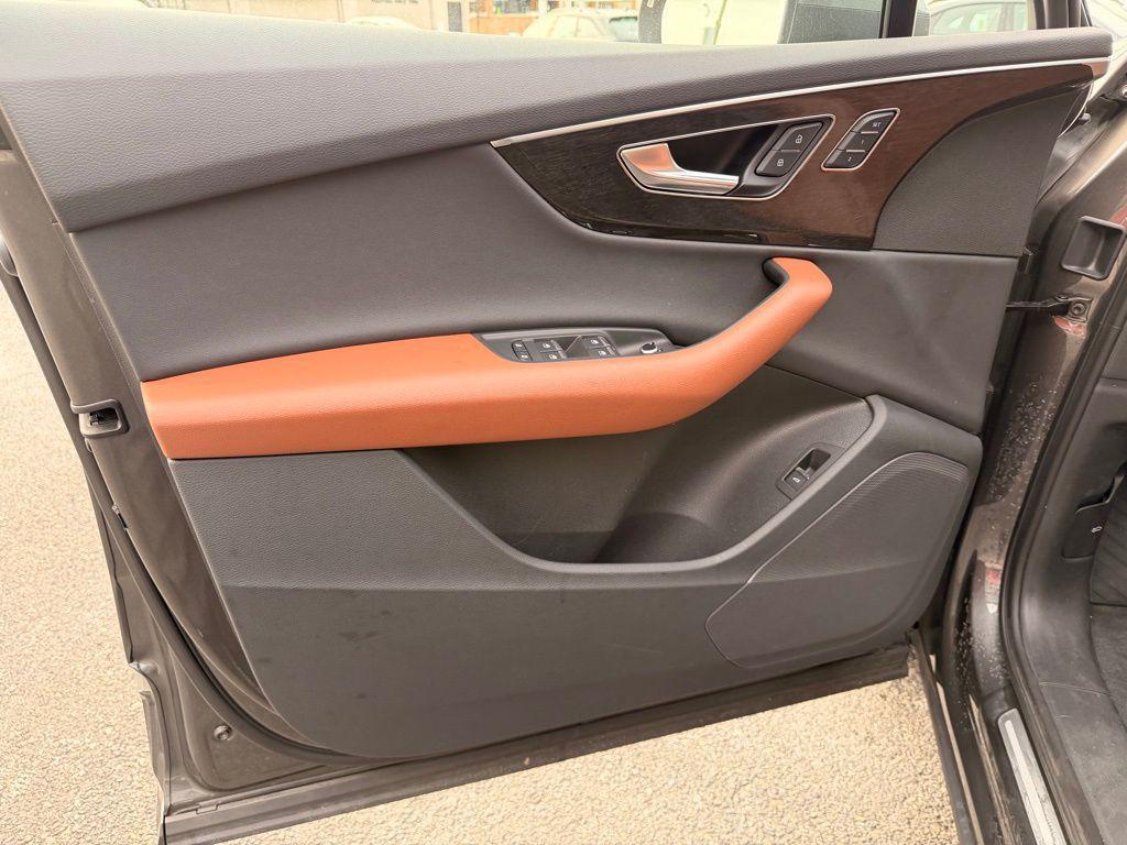 used 2023 Audi Q7 car, priced at $35,908