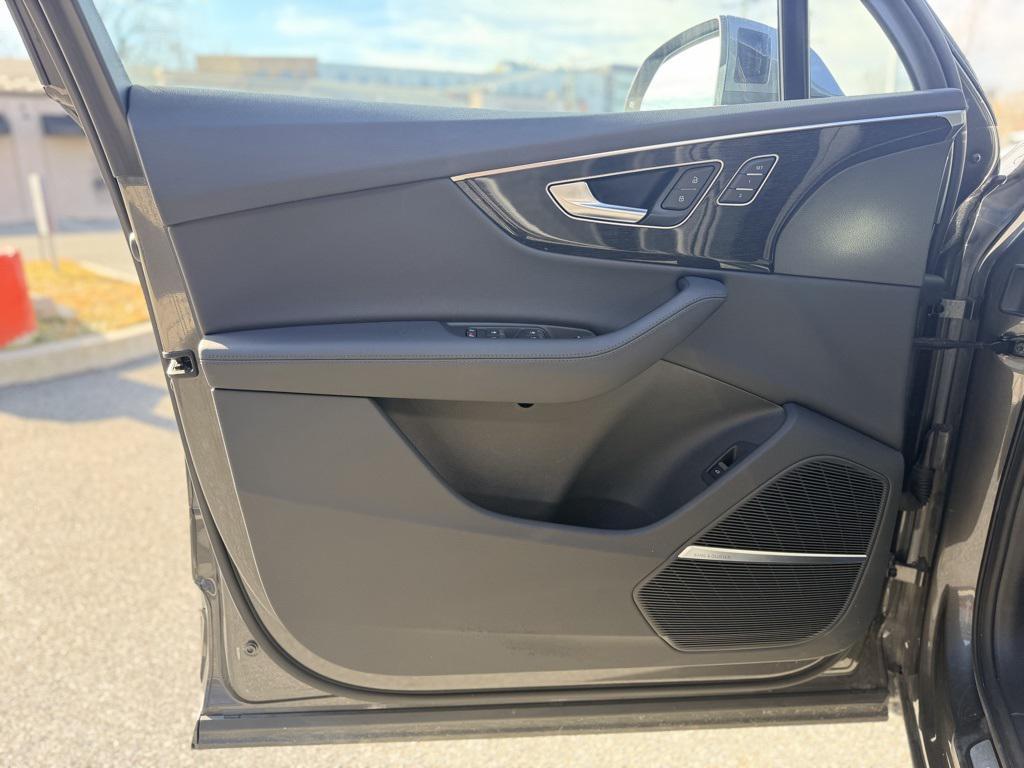 used 2023 Audi Q7 car, priced at $39,995