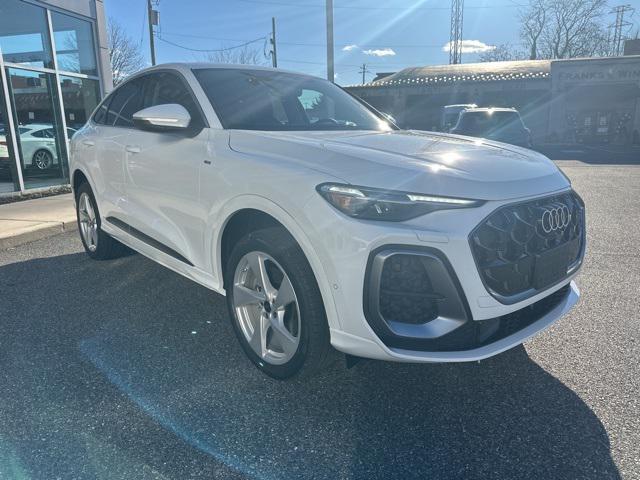 new 2025 Audi Q5 car, priced at $59,718