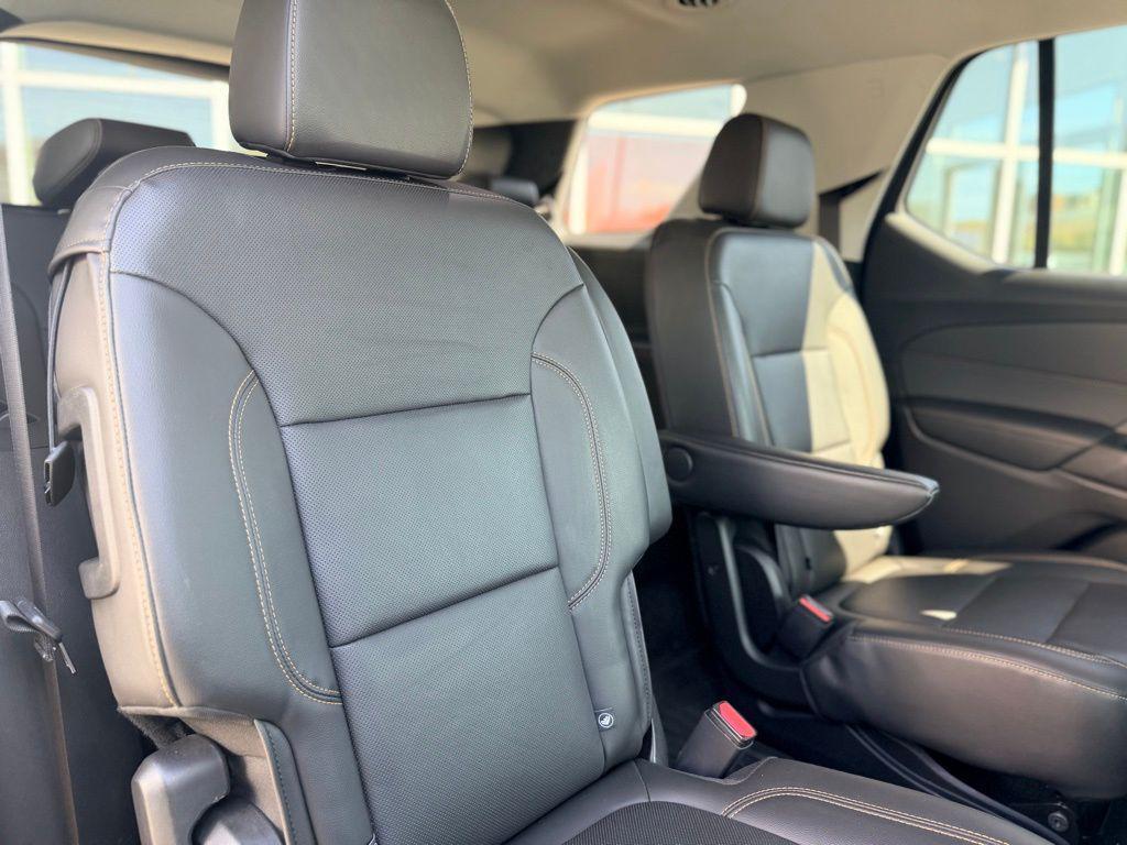 used 2021 Chevrolet Traverse car, priced at $28,521