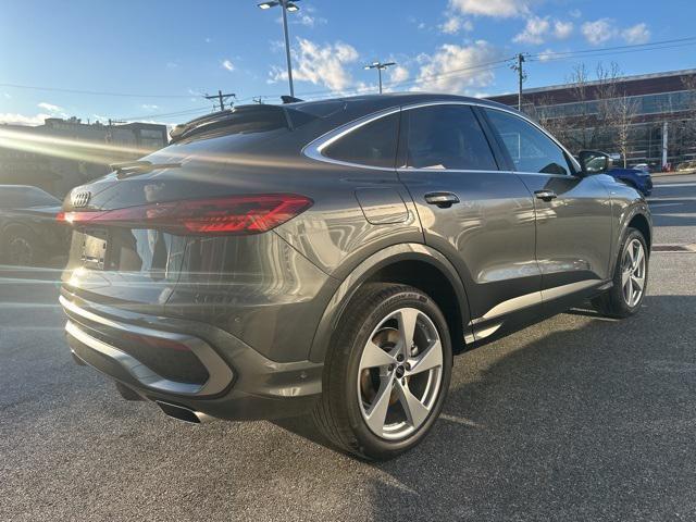 new 2025 Audi Q5 car, priced at $60,878