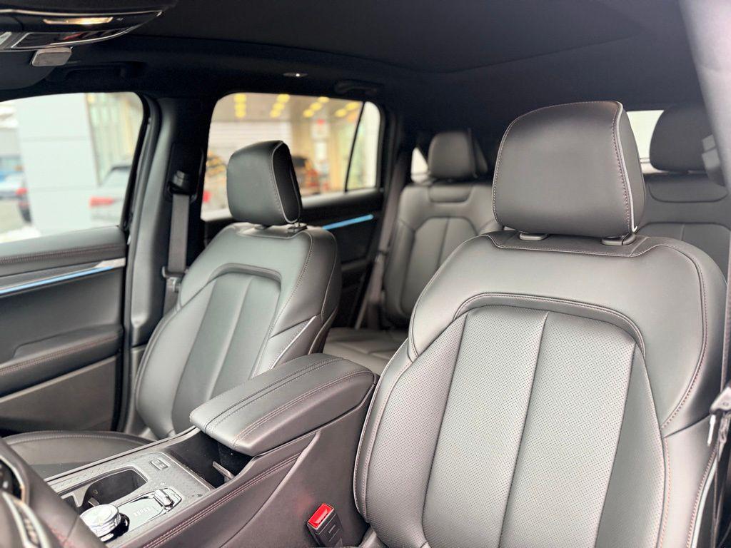 used 2025 Jeep Wagoneer S car, priced at $37,077