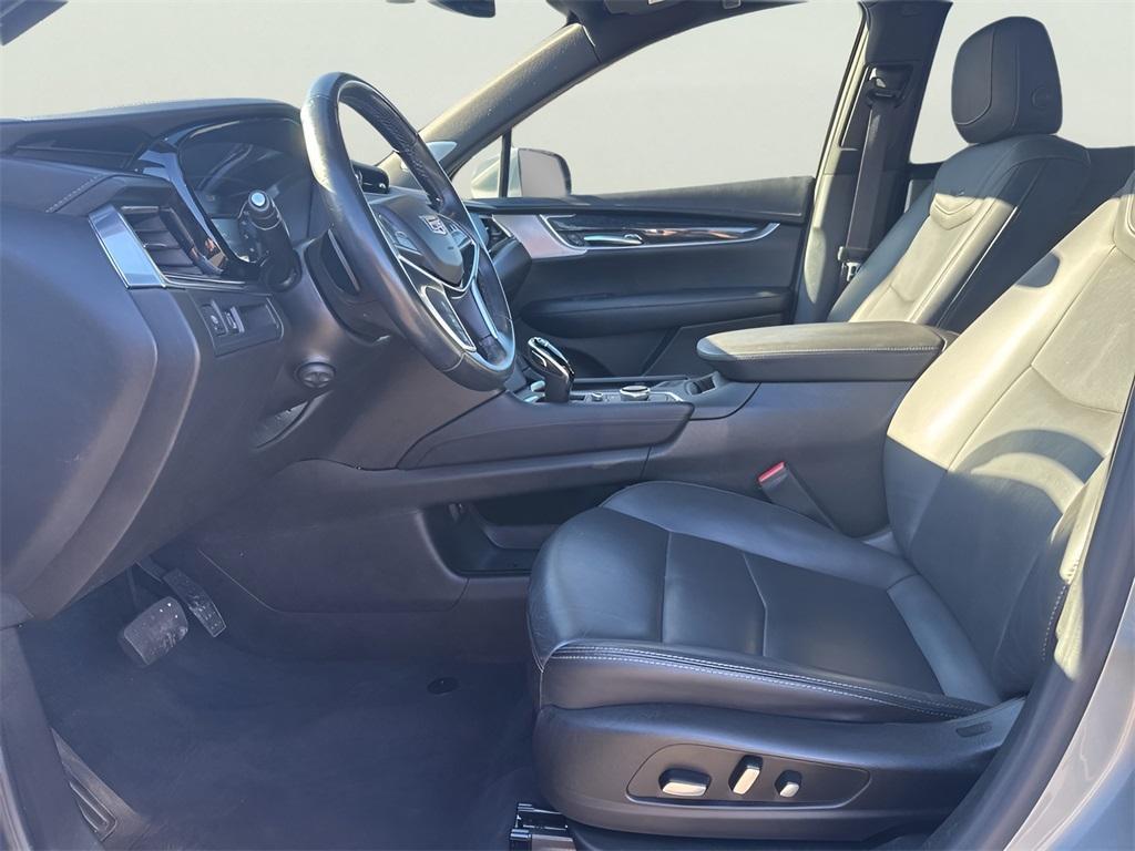 used 2023 Cadillac XT5 car, priced at $36,991