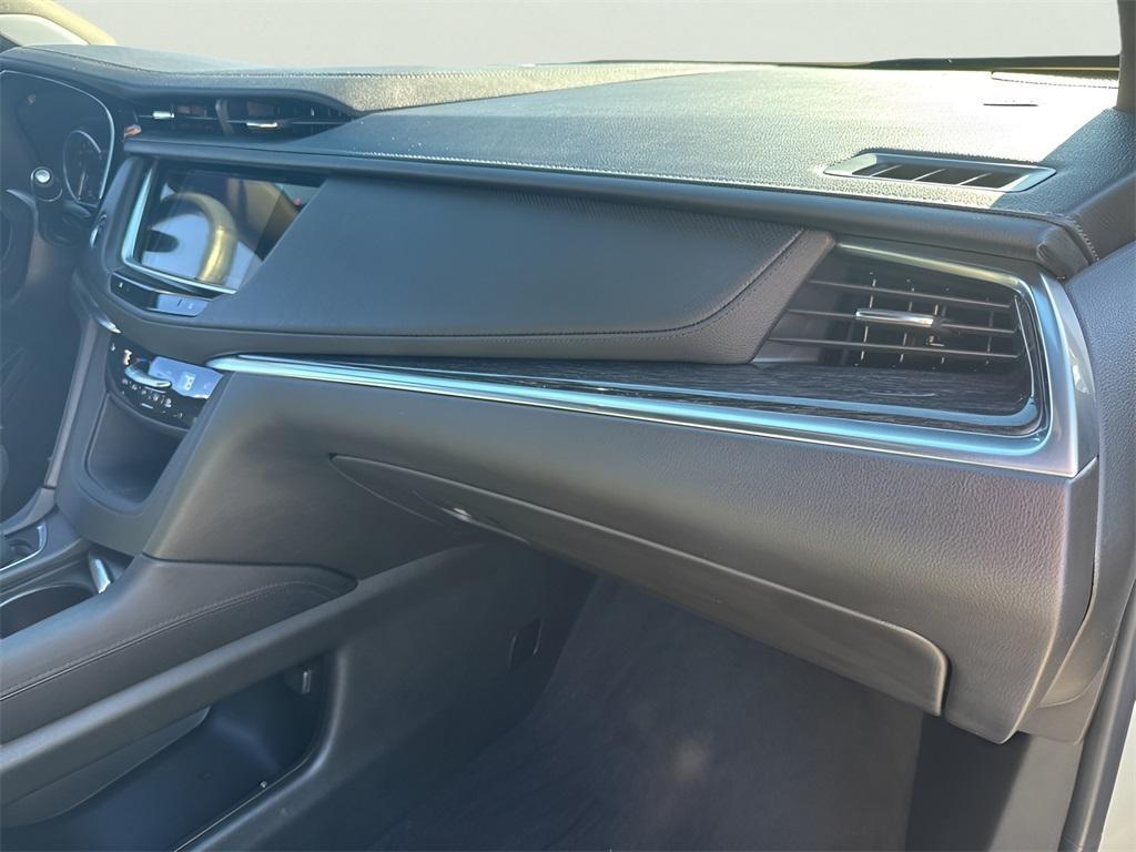 used 2023 Cadillac XT5 car, priced at $36,991