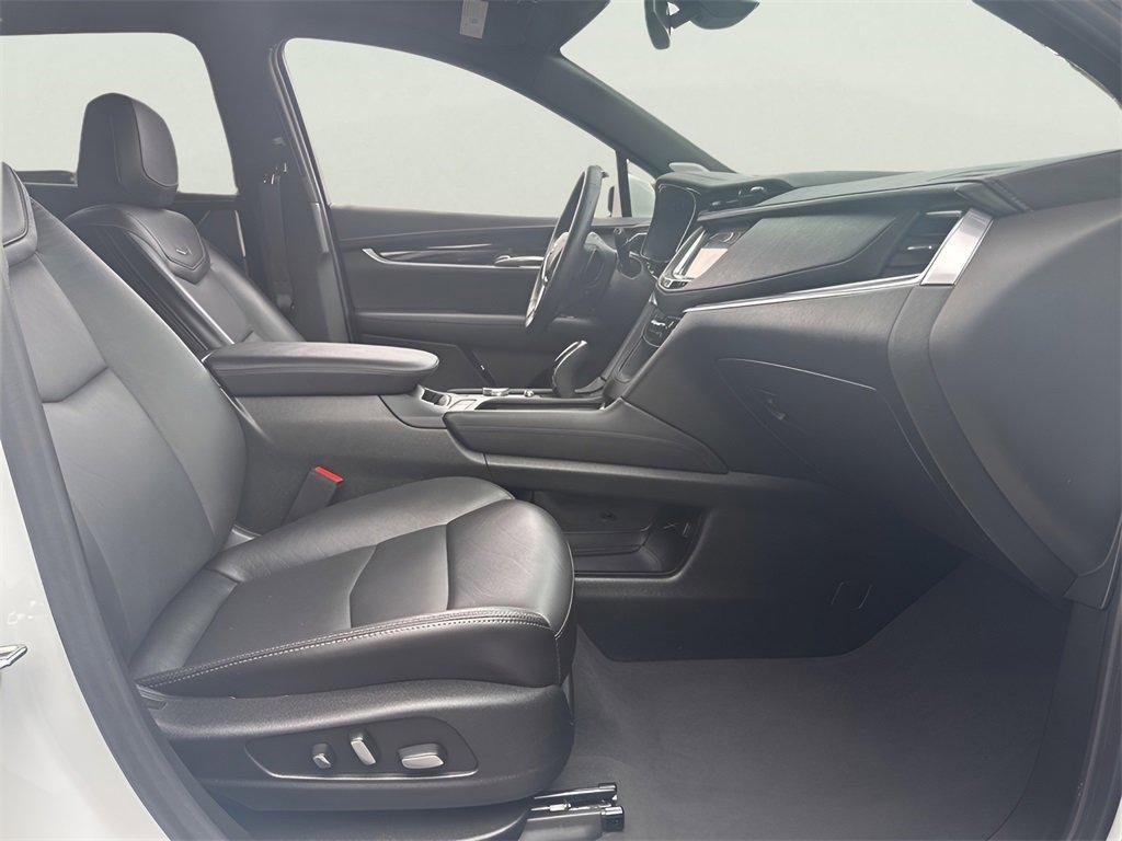 used 2025 Cadillac XT5 car, priced at $44,991