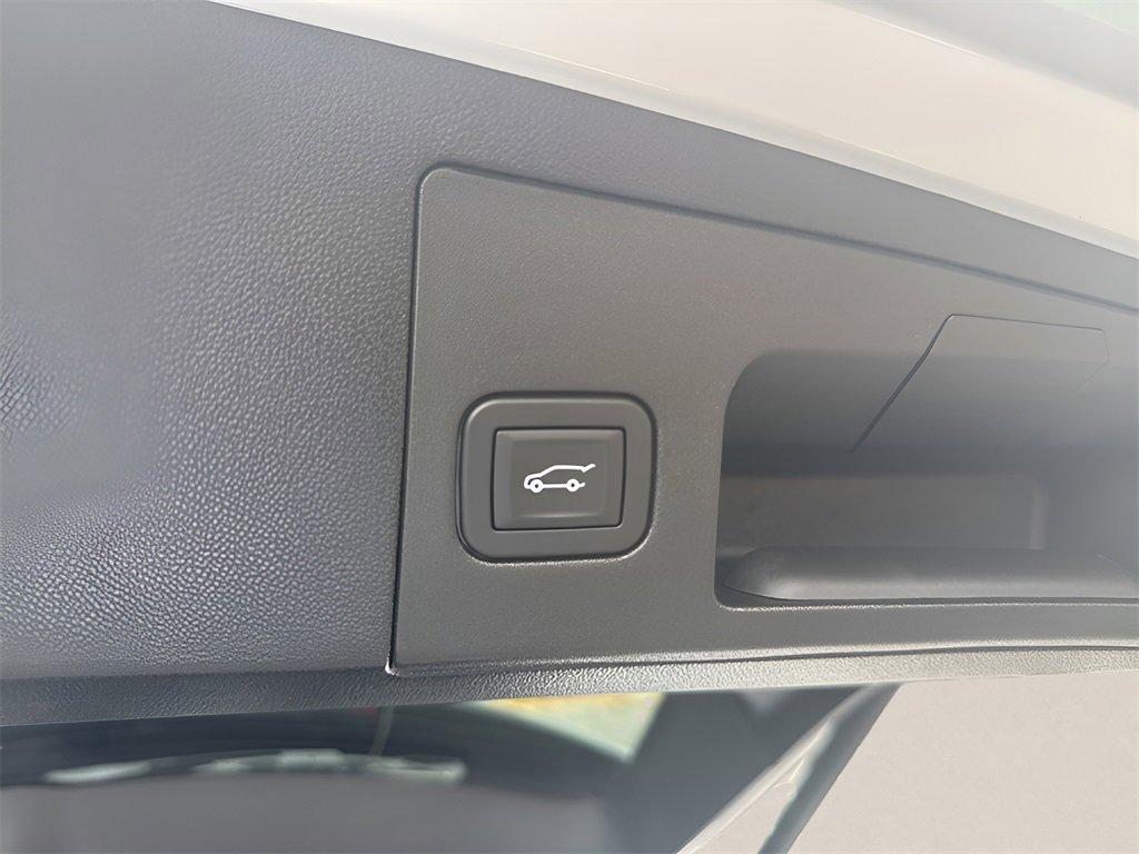 used 2025 Cadillac XT5 car, priced at $44,991