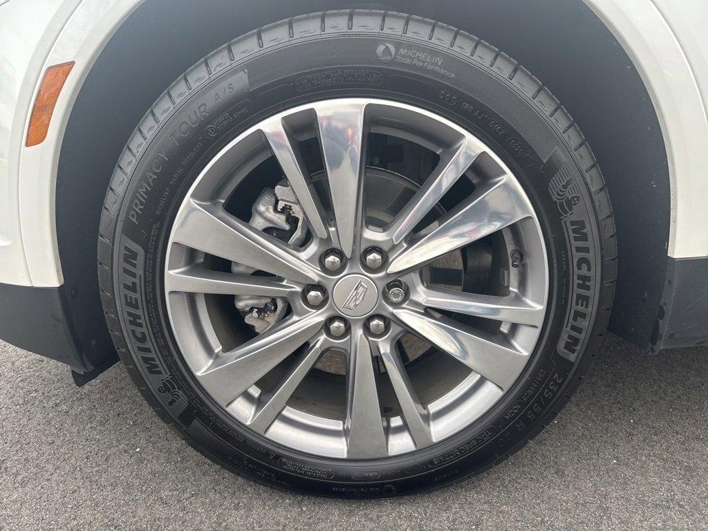 used 2025 Cadillac XT5 car, priced at $44,991