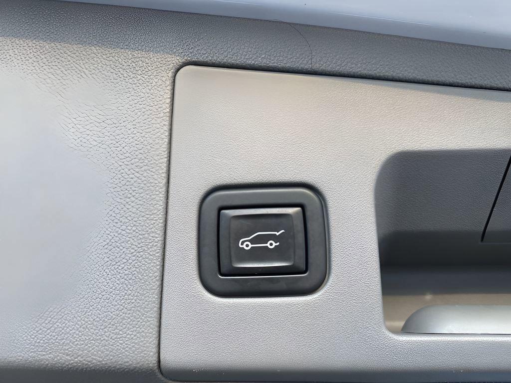 used 2023 Cadillac XT5 car, priced at $34,991