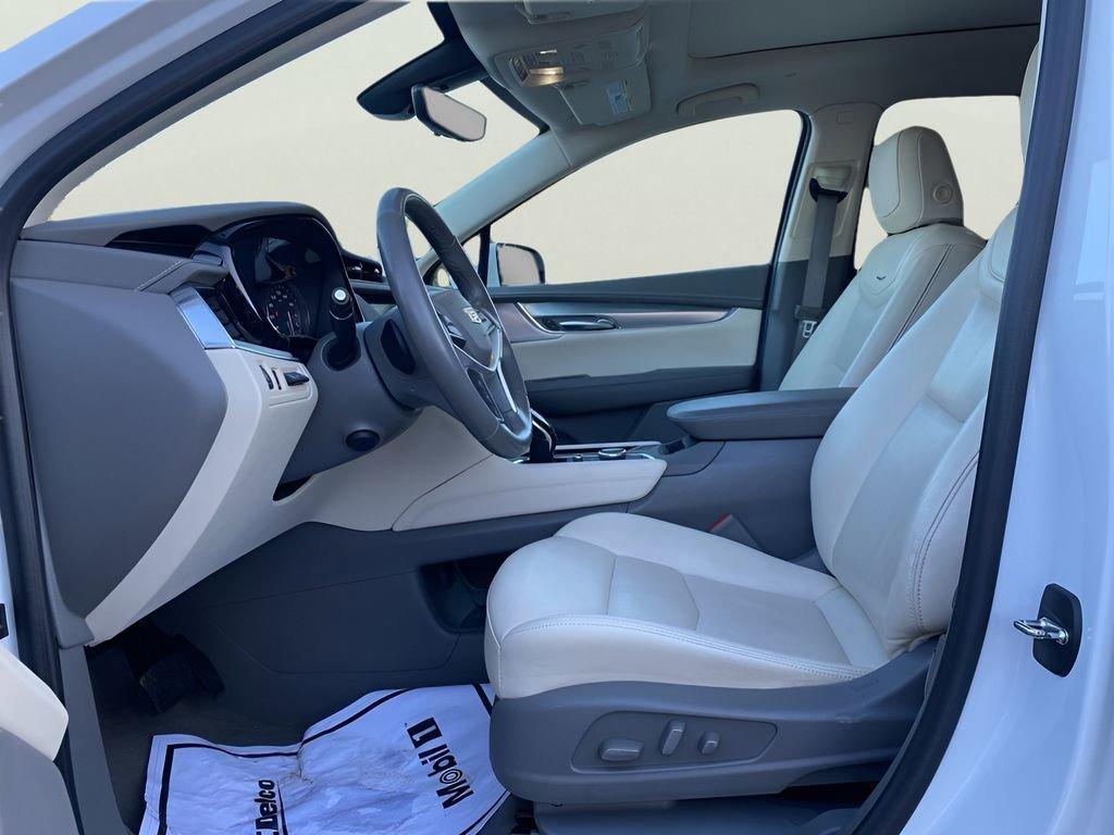 used 2023 Cadillac XT5 car, priced at $34,991