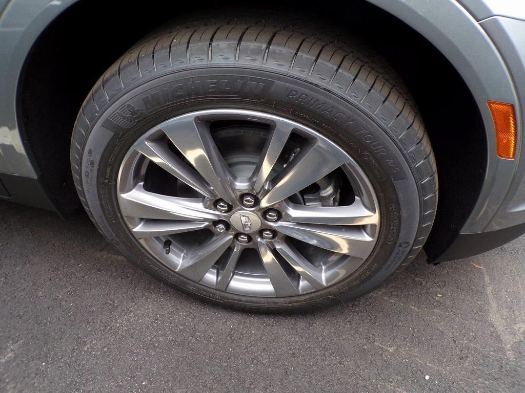 new 2025 Cadillac XT5 car, priced at $51,090