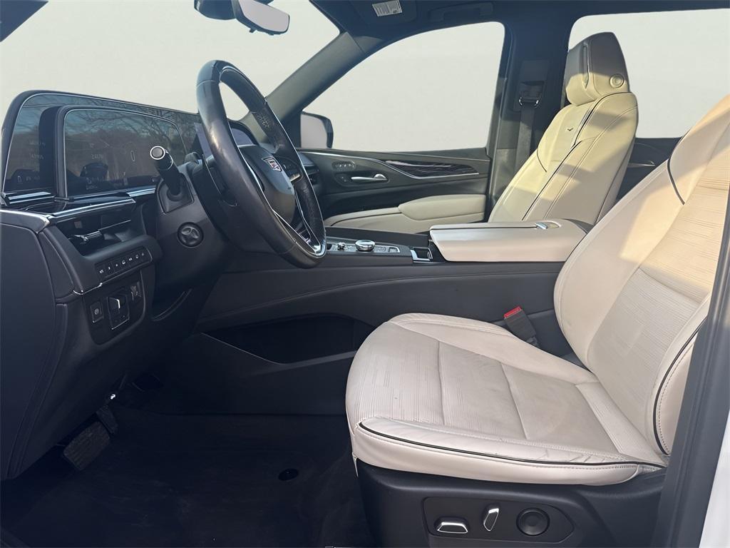used 2022 Cadillac Escalade ESV car, priced at $66,991