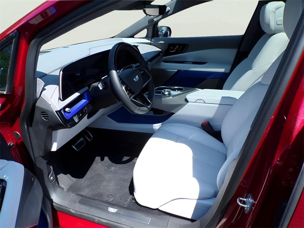 new 2025 Cadillac OPTIQ car, priced at $58,895