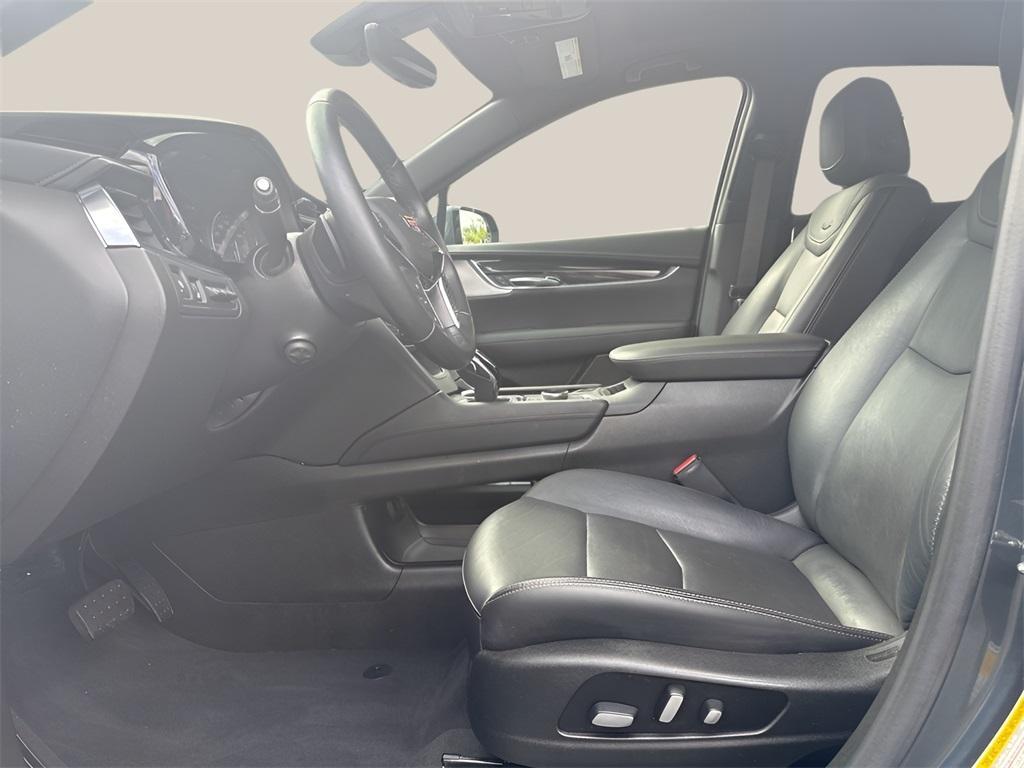 used 2021 Cadillac XT5 car, priced at $28,991