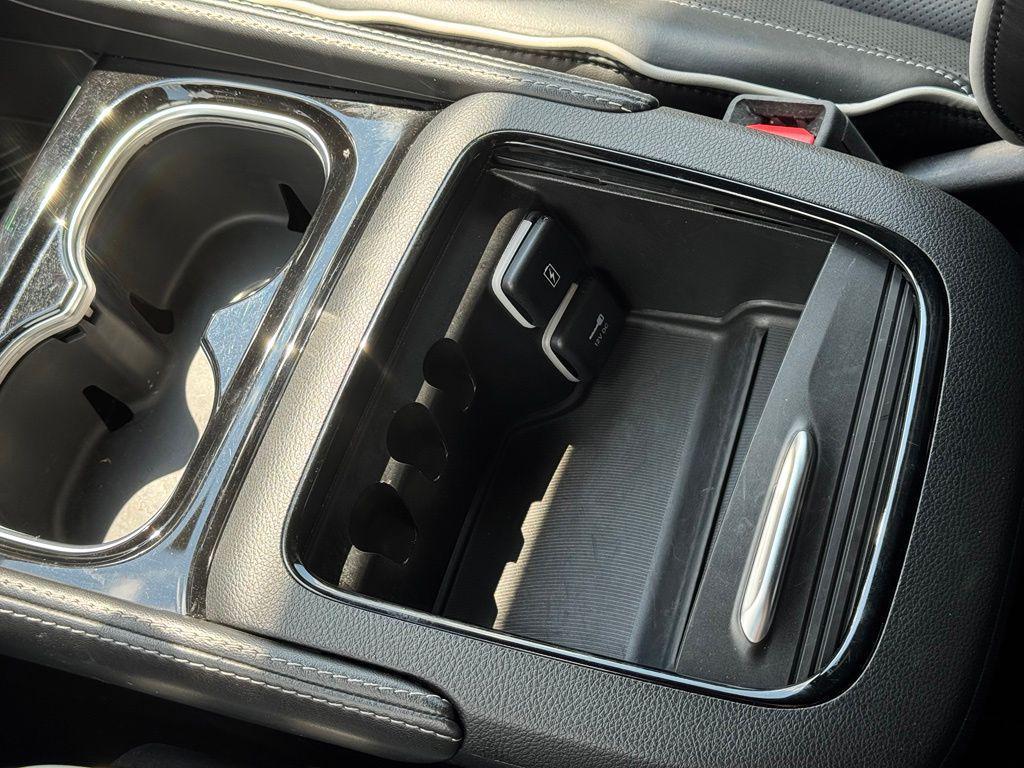 used 2025 Chrysler Pacifica car, priced at $34,049