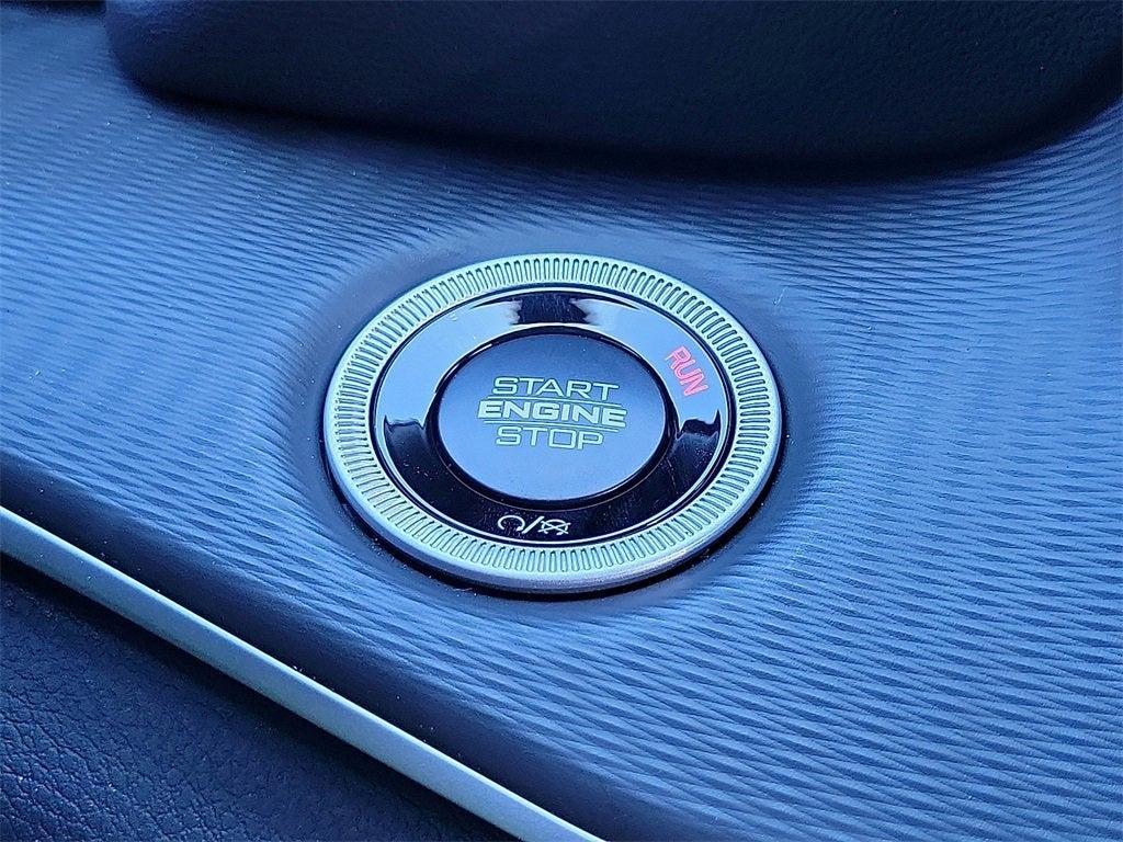 new 2025 Jeep Grand Cherokee car, priced at $40,295