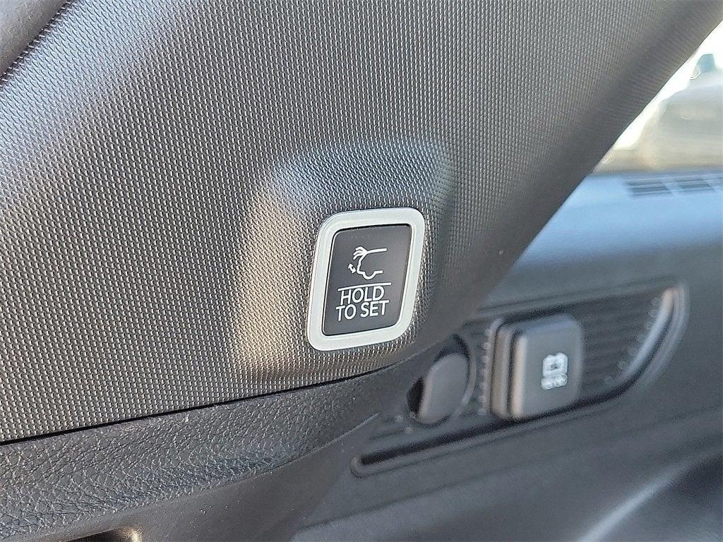 new 2025 Jeep Grand Cherokee car, priced at $40,295