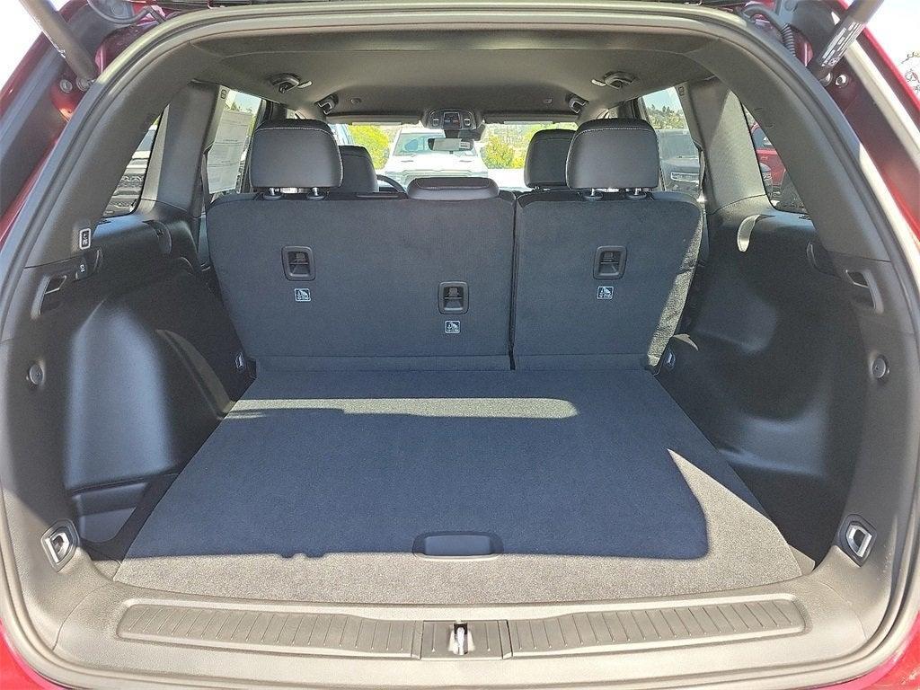 new 2025 Jeep Grand Cherokee car, priced at $40,295