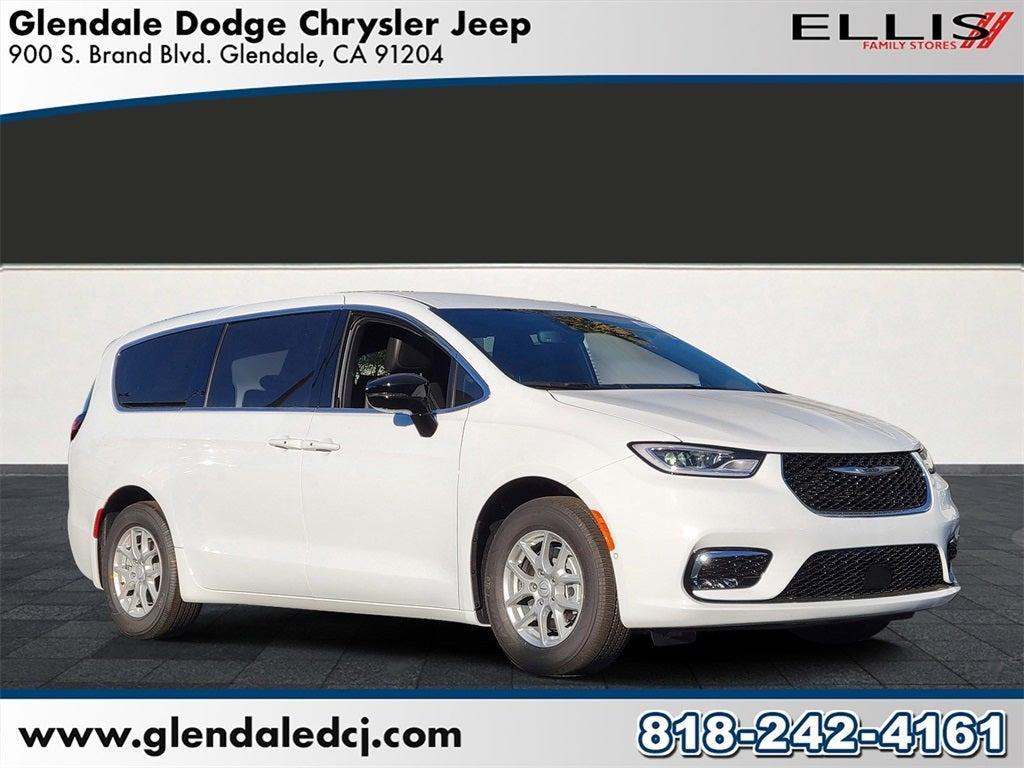 new 2026 Chrysler Pacifica car, priced at $43,420