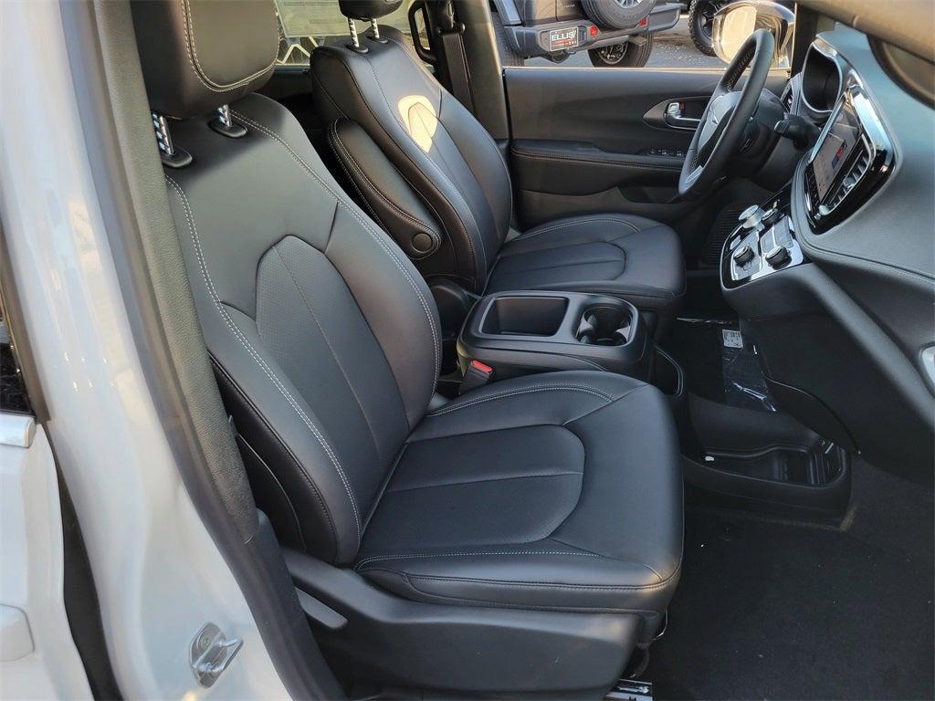 new 2026 Chrysler Pacifica car, priced at $43,420