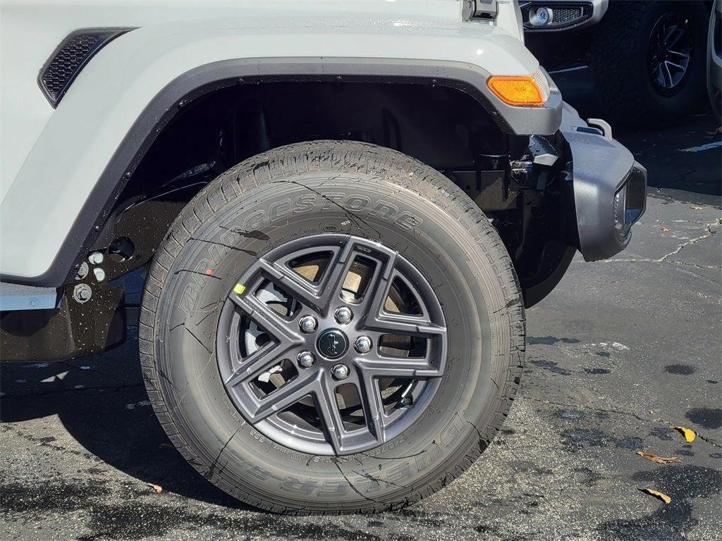 new 2026 Jeep Gladiator car, priced at $49,684