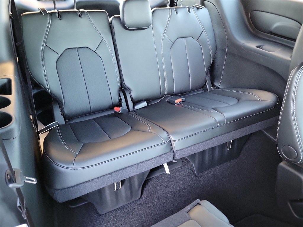 new 2025 Chrysler Pacifica car, priced at $45,920