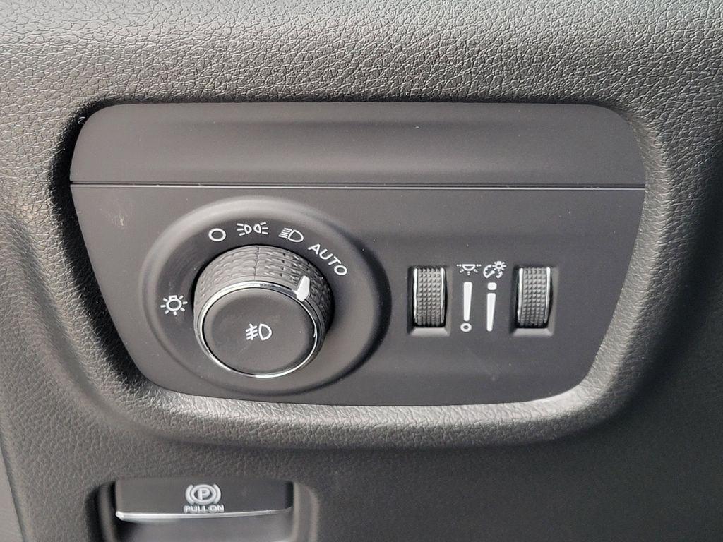 new 2026 Jeep Grand Cherokee car, priced at $44,264