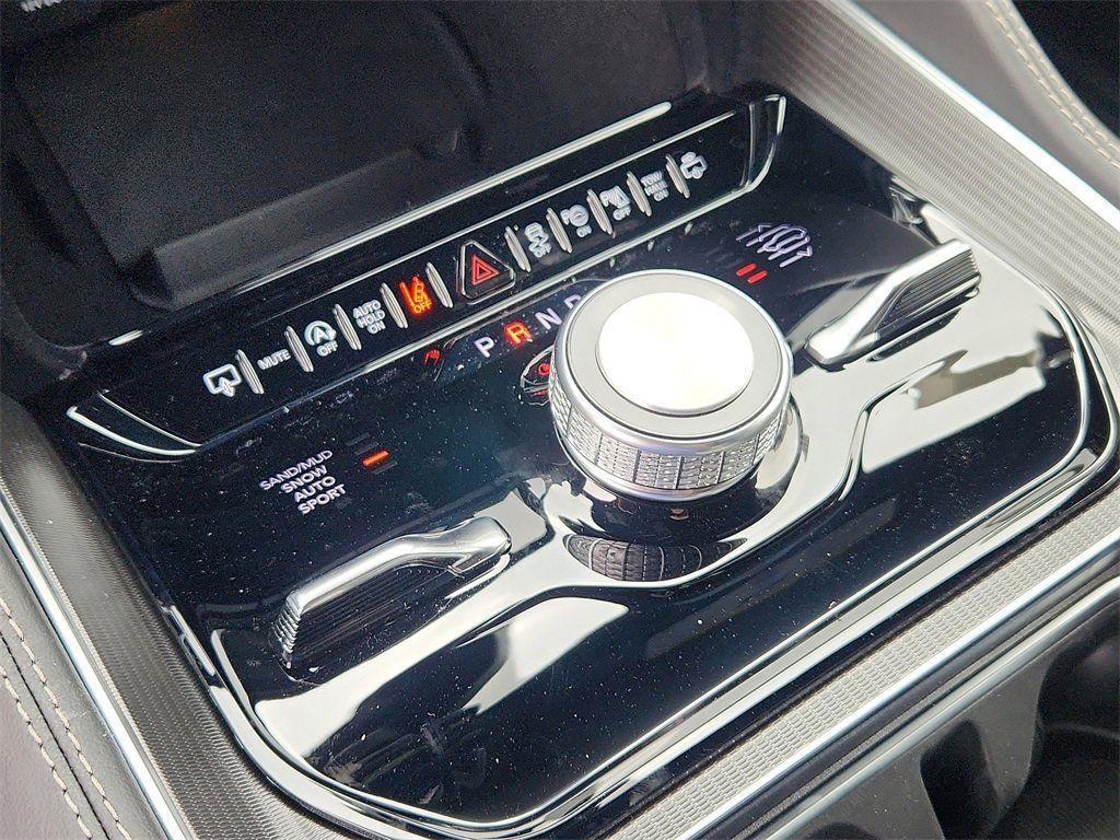 new 2024 Jeep Grand Wagoneer L car, priced at $91,400