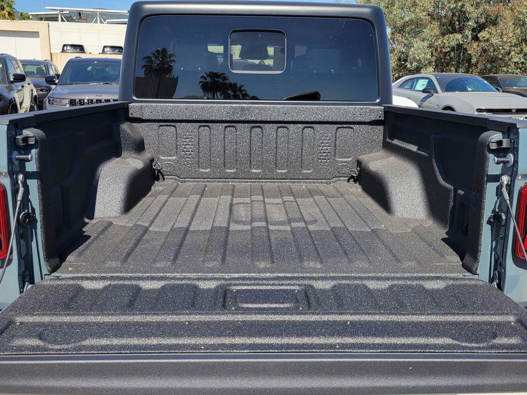 new 2026 Jeep Gladiator car, priced at $48,477
