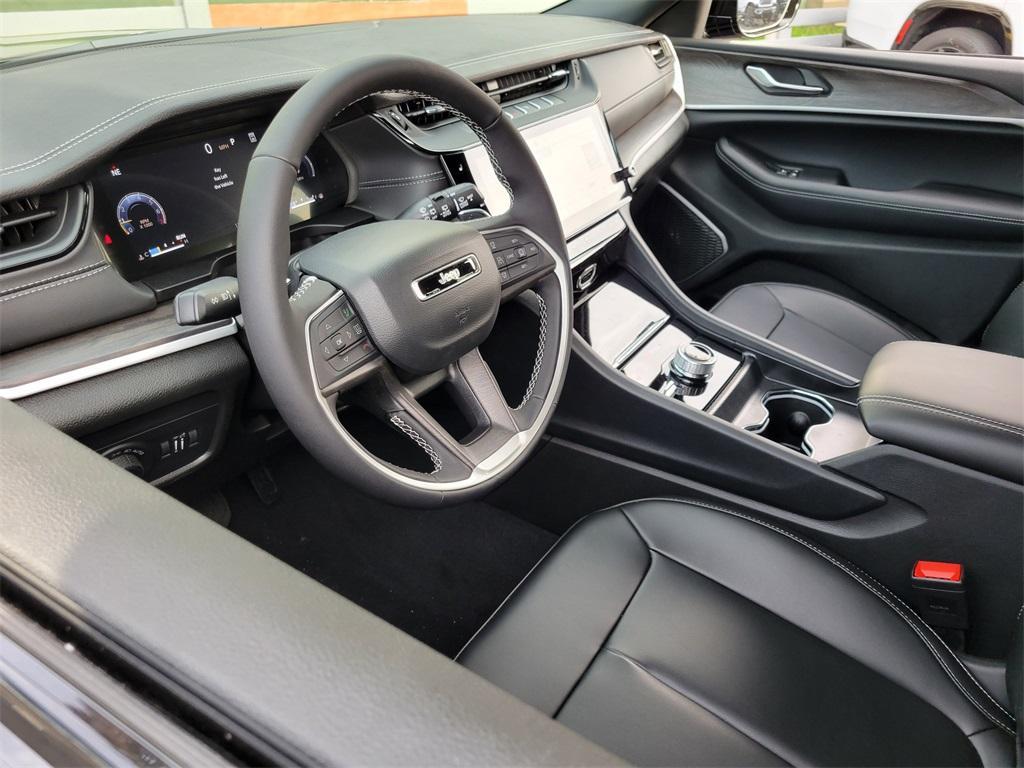 new 2026 Jeep Cherokee car, priced at $42,815