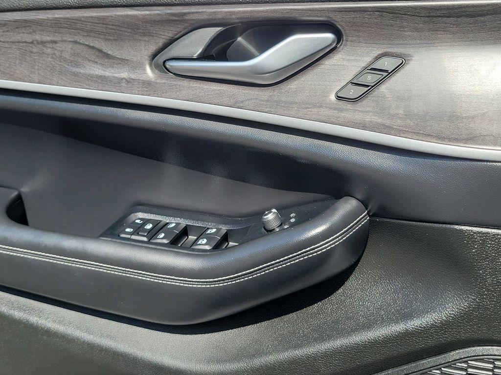 used 2023 Jeep Grand Cherokee car, priced at $33,800