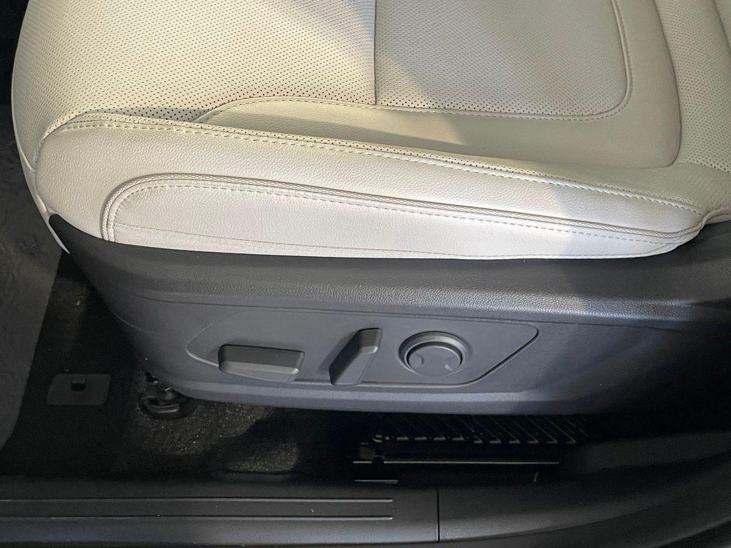 new 2026 Hyundai TUCSON Hybrid car, priced at $40,994