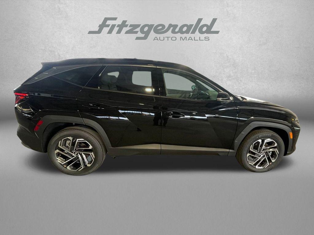 new 2026 Hyundai TUCSON Hybrid car, priced at $41,095