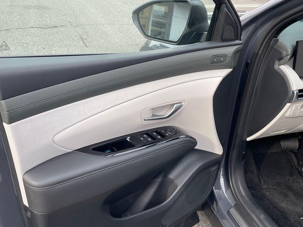 new 2026 Hyundai TUCSON Hybrid car, priced at $41,024