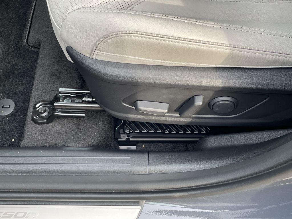 new 2026 Hyundai TUCSON Hybrid car, priced at $41,024