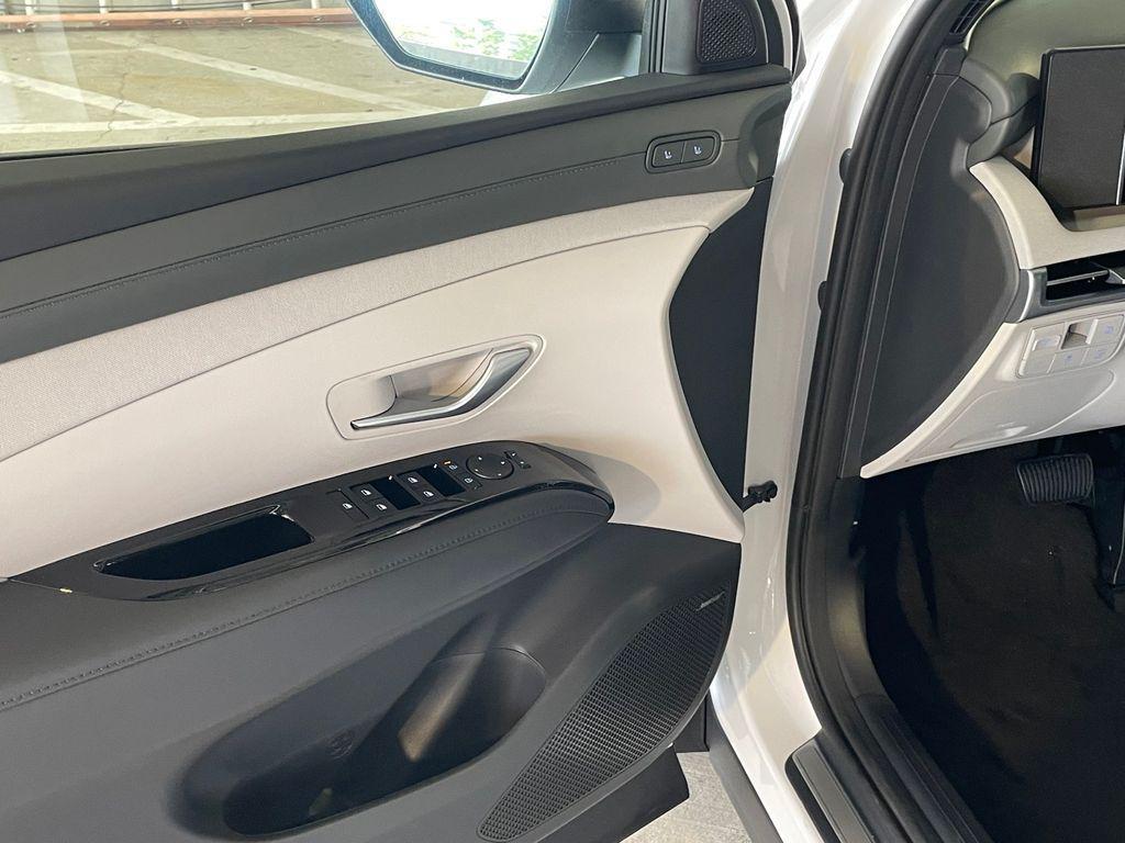 new 2026 Hyundai TUCSON Hybrid car, priced at $42,984