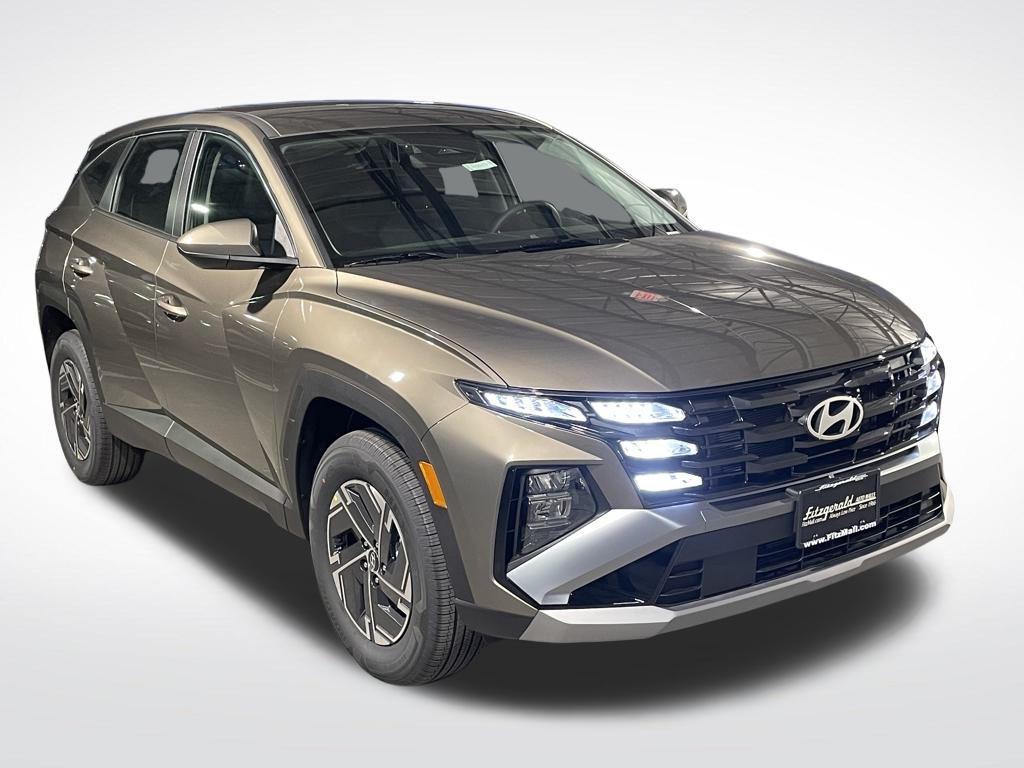 new 2026 Hyundai TUCSON Hybrid car, priced at $34,016
