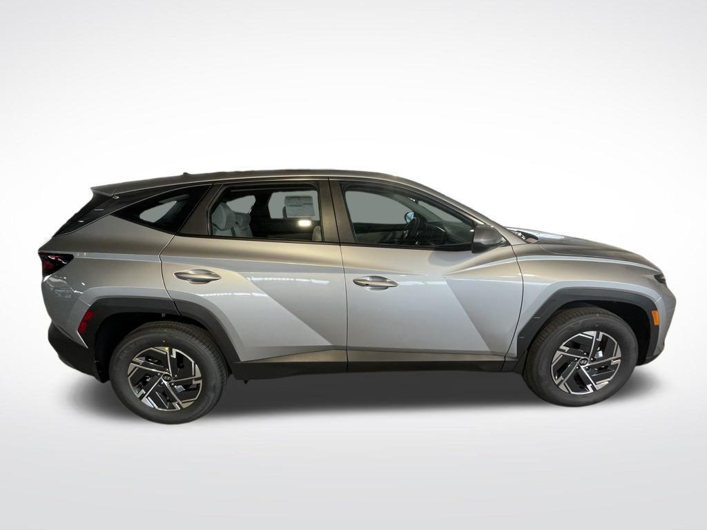 new 2026 Hyundai TUCSON Hybrid car, priced at $34,140