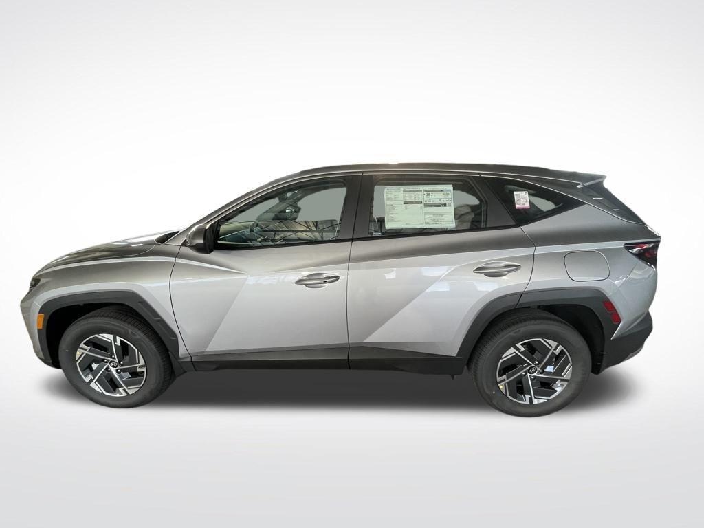 new 2026 Hyundai TUCSON Hybrid car, priced at $34,140