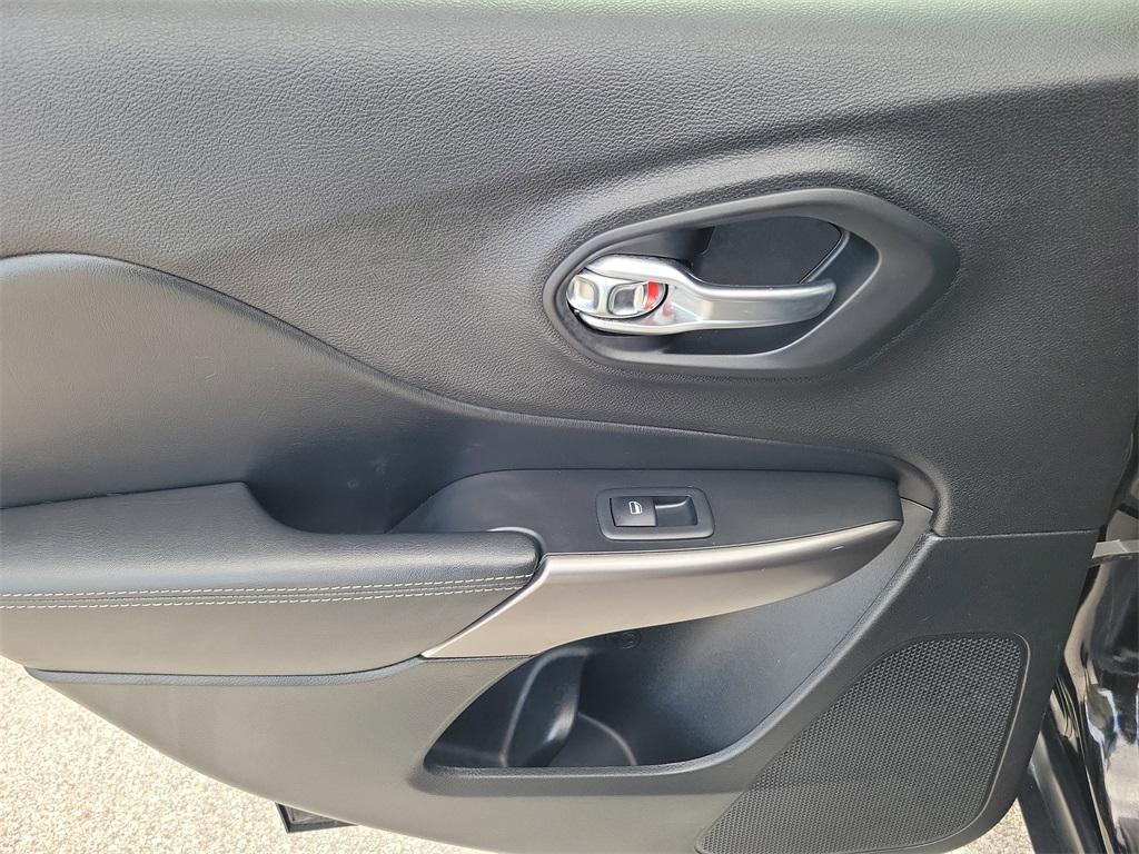 used 2019 Jeep Cherokee car, priced at $13,988