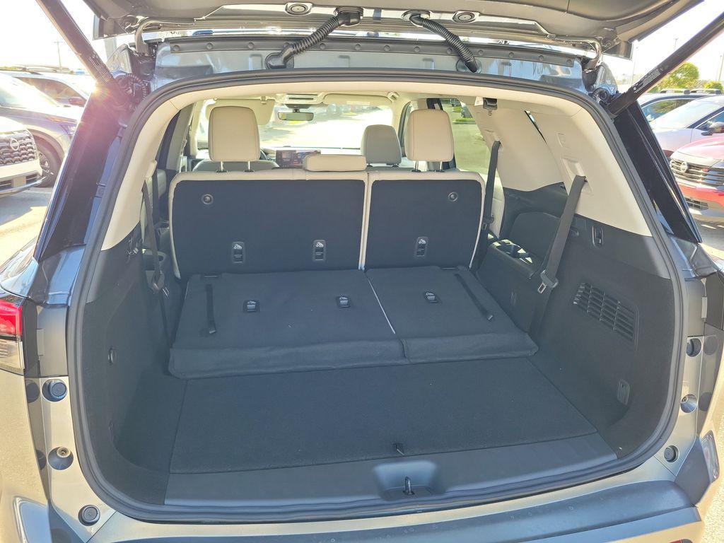 new 2026 Nissan Pathfinder car, priced at $40,224