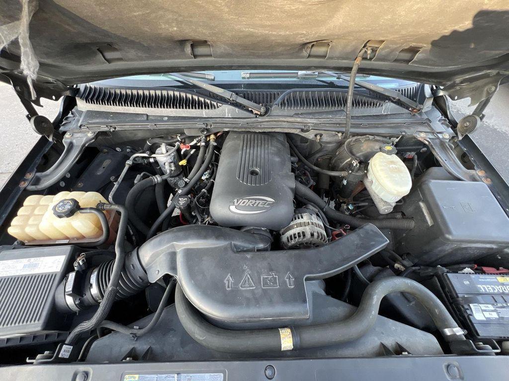 used 2003 Chevrolet Suburban car, priced at $9,200