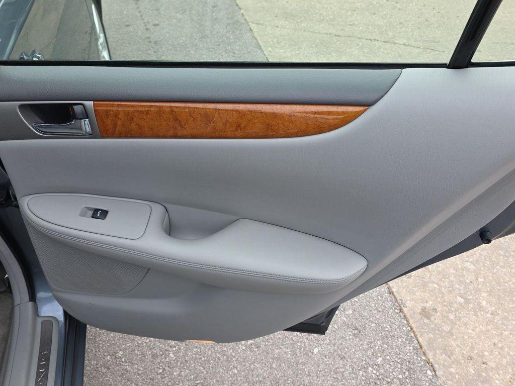 used 2005 Lexus ES 330 car, priced at $10,895