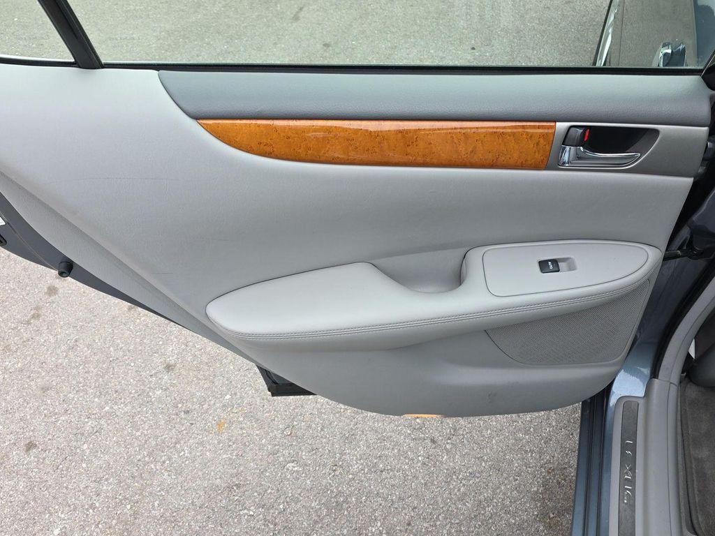 used 2005 Lexus ES 330 car, priced at $10,895