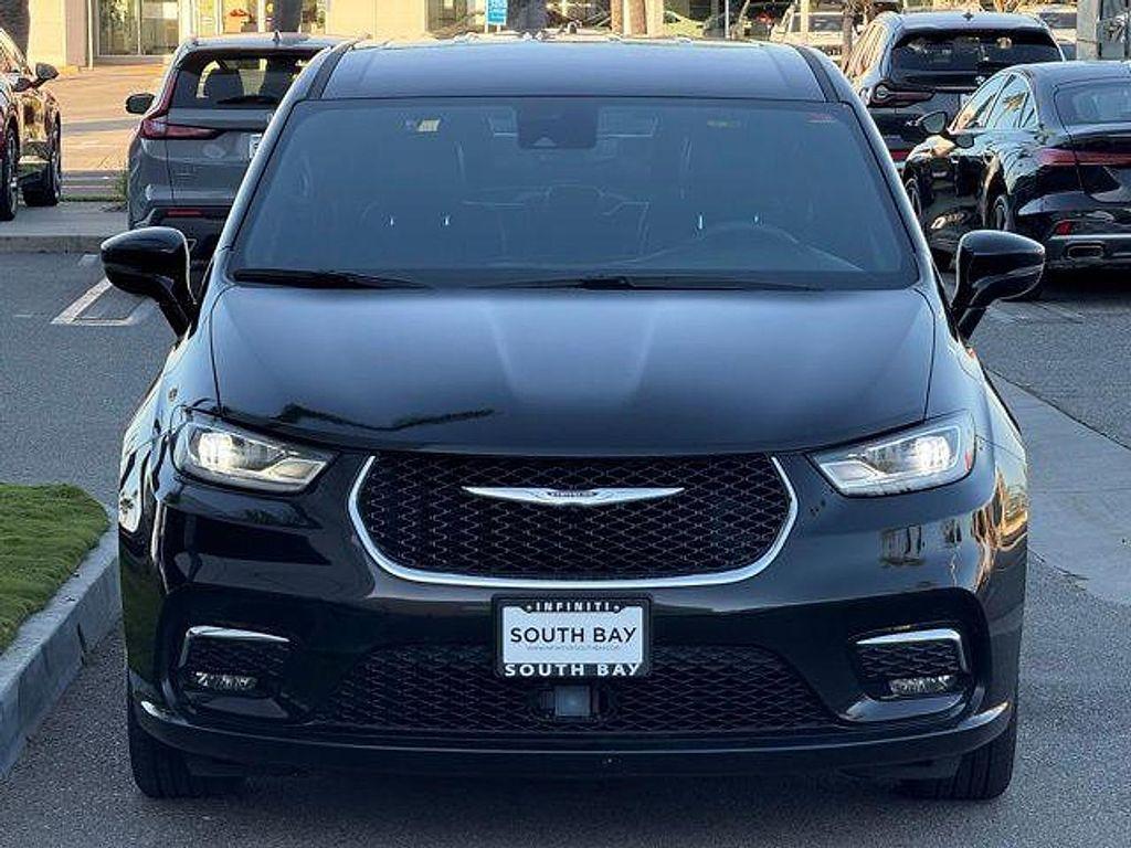 used 2025 Chrysler Pacifica car, priced at $26,990